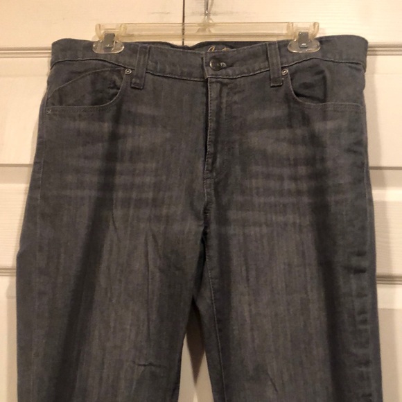 Old Navy sz 12 The Flirt - Mid-Rise, Boot Cut, Stretch Gray Jeans - Picture 2 of 8